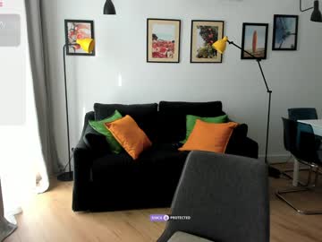 webcam girl intrigueeme live cam image #10651843
