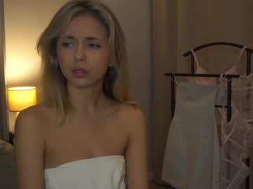 webcam girl mildredgarrett live cam image #11139598