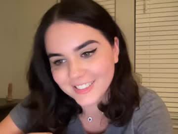 webcam girl gia_is_horny live cam image #381271