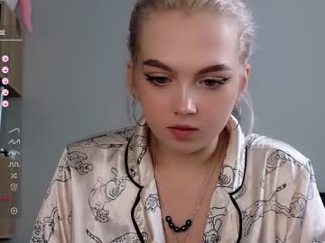 webcam girl small_blondee live cam image #7293396