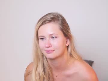 webcam girl stella_and_stephan live cam image #10312940