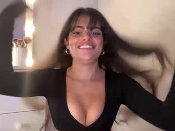 webcam girl poutyselena live cam image #9638708