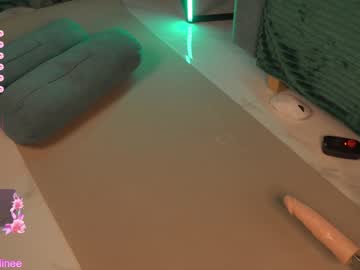 webcam girl golden_alinee live cam image #9413245