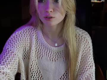 webcam girl bestblondiiecb live cam image #5196935