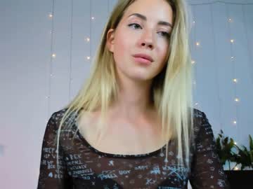webcam girl emmi_rosee live cam image #5995834