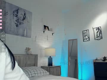 webcam girl riskyproject live cam image #8448544