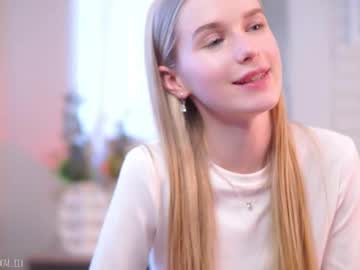 webcam girl brave_journey live cam image #12736463