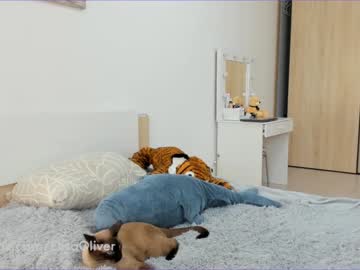 webcam girl elisa_oliver live cam image #1241665