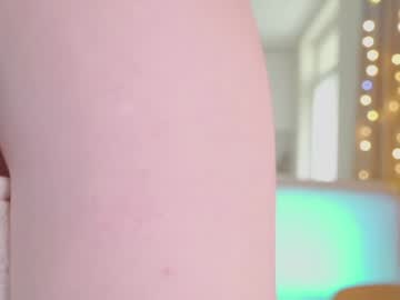 webcam girl aveksmr live cam image #12844157