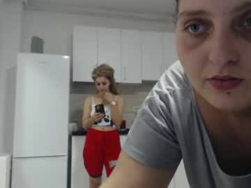 webcam couple maya_and_guests live cam image #7813128