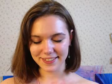 webcam girl lyle_art live cam image #10908950