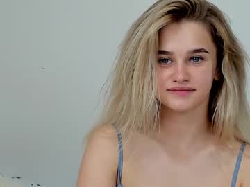 webcam girl super_pusichki live cam image #2845887