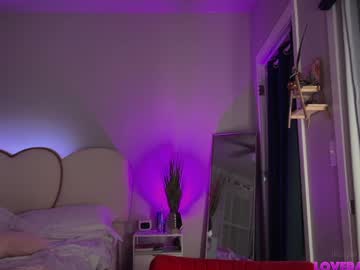 webcam girl saraloverays live cam image #12889488