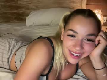 webcam girl hiiandrea live cam image #12711942