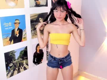 webcam girl little_effy18 live cam image #5190068