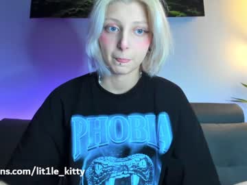 webcam girl lit1le_kitty_ live cam image #5056640