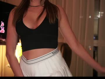 webcam girl bitter_moon live cam image #10941322
