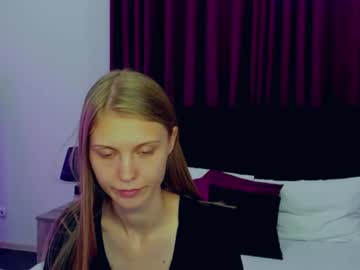 webcam girl phoebepaw live cam image #9928273
