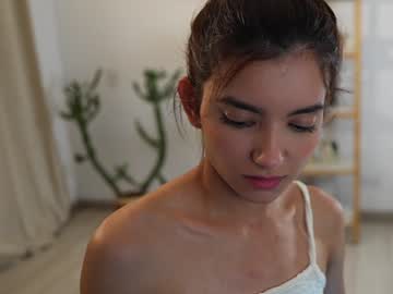 webcam girl urcutelinda live cam image #11362799