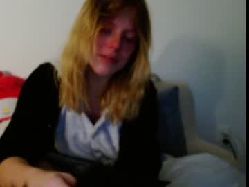 webcam girl crimsonxrapture live cam image #1293547