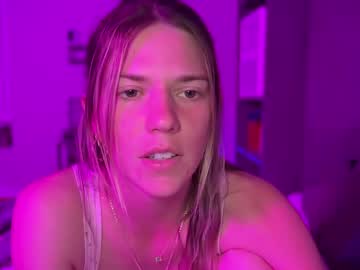 webcam girl oliviahansleyy live cam image #12231255