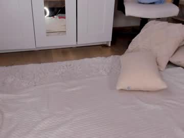 webcam girl roxy_blue_eyed_ live cam image #9575449