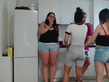 webcam couple maya_and_guests live cam image #8155323
