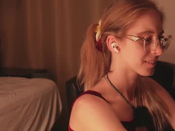 webcam girl girl_i_am live cam image #12989621