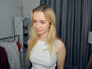 webcam girl fresh_cherries live cam image #7115409