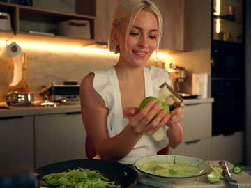webcam girl artmosphera live cam image #9600182