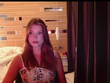 webcam girl bitter_moon live cam image #6945530