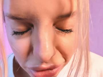 webcam girl lesi_moonie live cam image #9638574