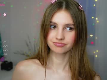 webcam girl fluffy_angel live cam image #10250629