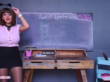 webcam girl livecleo live cam image #7108323