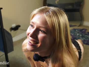 webcam girl bestblondiiecb live cam image #12288092
