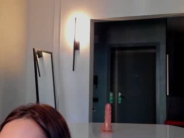webcam girl angella_kleee live cam image #7320417
