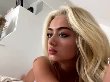 webcam girl heyitssavxo live cam image #11525080