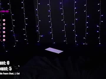 webcam girl milavalentinax live cam image #1633523