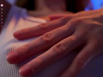 webcam girl lucie_beltran live cam image #11973224