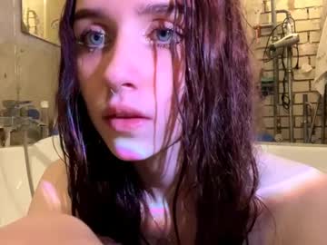 webcam girl alluring_vibes_69 live cam image #12593491