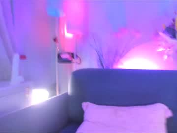 webcam girl littlee33 live cam image #6990958