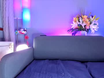webcam girl littlee33 live cam image #8561322