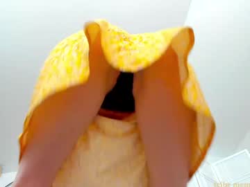 webcam girl foxy_gamer live cam image #12832877