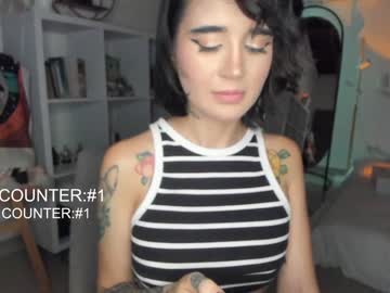 webcam girl lonelly_lolly98 live cam image #7978335