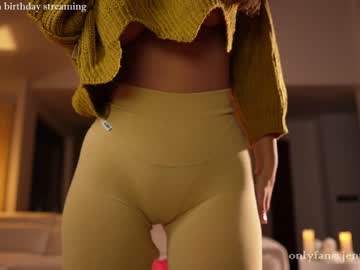 webcam girl therealbonnieclydex live cam image #8313293