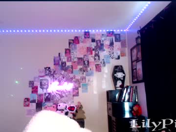 webcam girl lilypixel live cam image #7202225