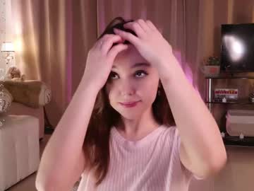 webcam girl alyssmitsu live cam image #12460570