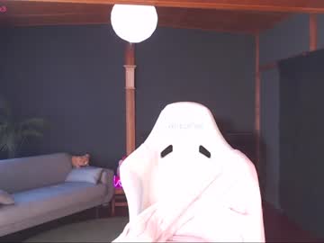 webcam girl uwuxo live cam image #4487113