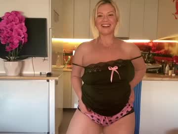 webcam girl kiradivine live cam image #8867251