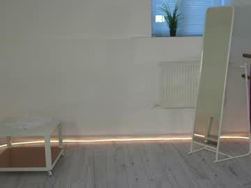 webcam girl silent_chill live cam image #9493920
